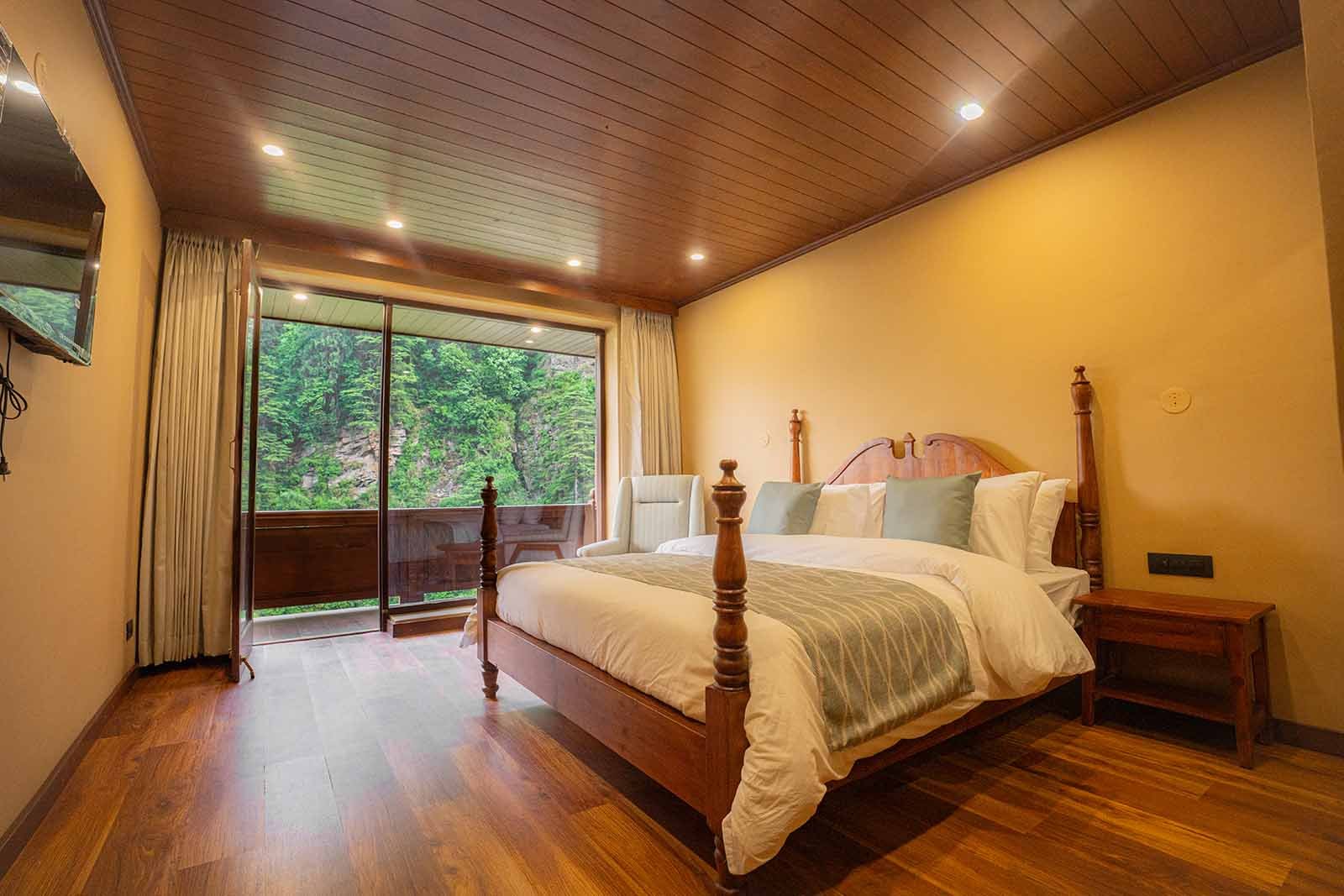 βThe Meadow Rooms with Balcony